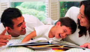 familias-leyendo