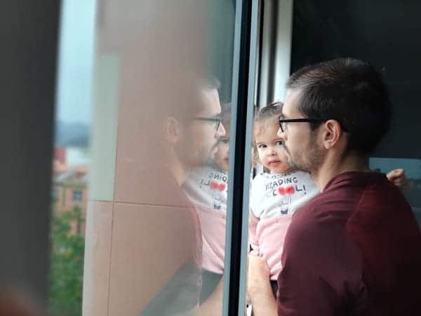 Familia en casa confinamiento covid-19
